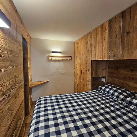 Maison Les Amis Du Bois * Κουρμαγιέρ