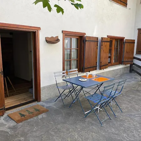 Apartment Maison Les Amis Du Bois Courmayeur